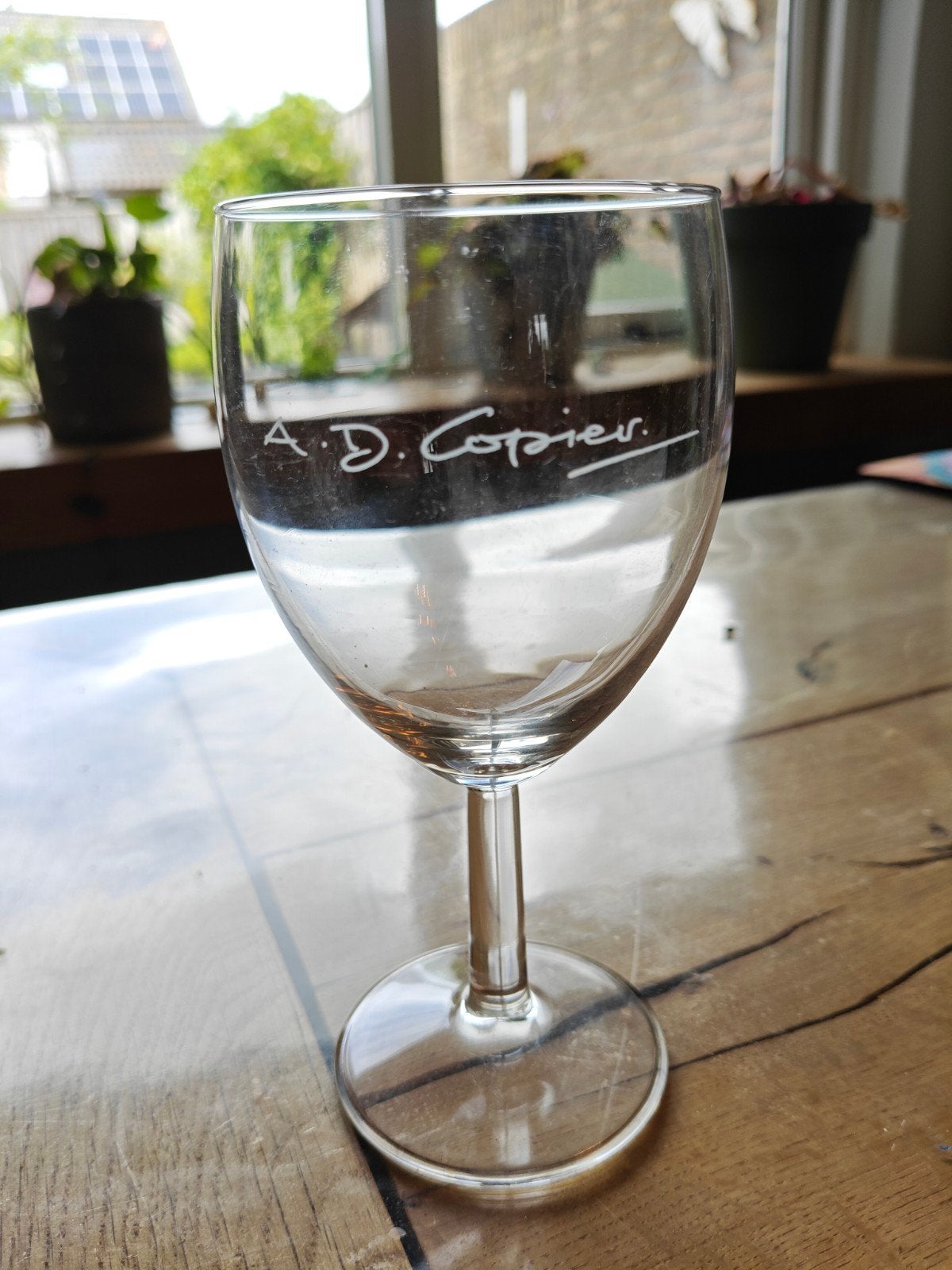 Kristal wijnglas met handtekening AD Copier, Antiek en Kunst, Antiek | Glas en Kristal, Ophalen of Verzenden