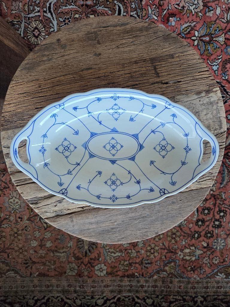 Saks Blau Jäger grote ovale schaal met handvatten, Ophalen of Verzenden, Overige stijlen, Porselein, Schaal of Schalen