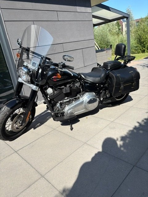 Harley-Davidson Softail Slim 107 FLSL 8.534 km, Sportuitlaat, 2 cilinders, Occasion, Motorrijbewijs A