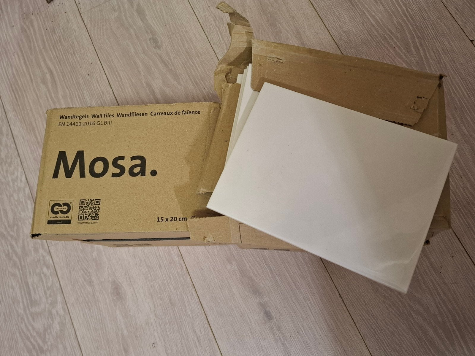mosa wandtegels wit 2,3m2 gratis, Ophalen, Doos, Minder dan 50 cm, Minder dan 40 cm