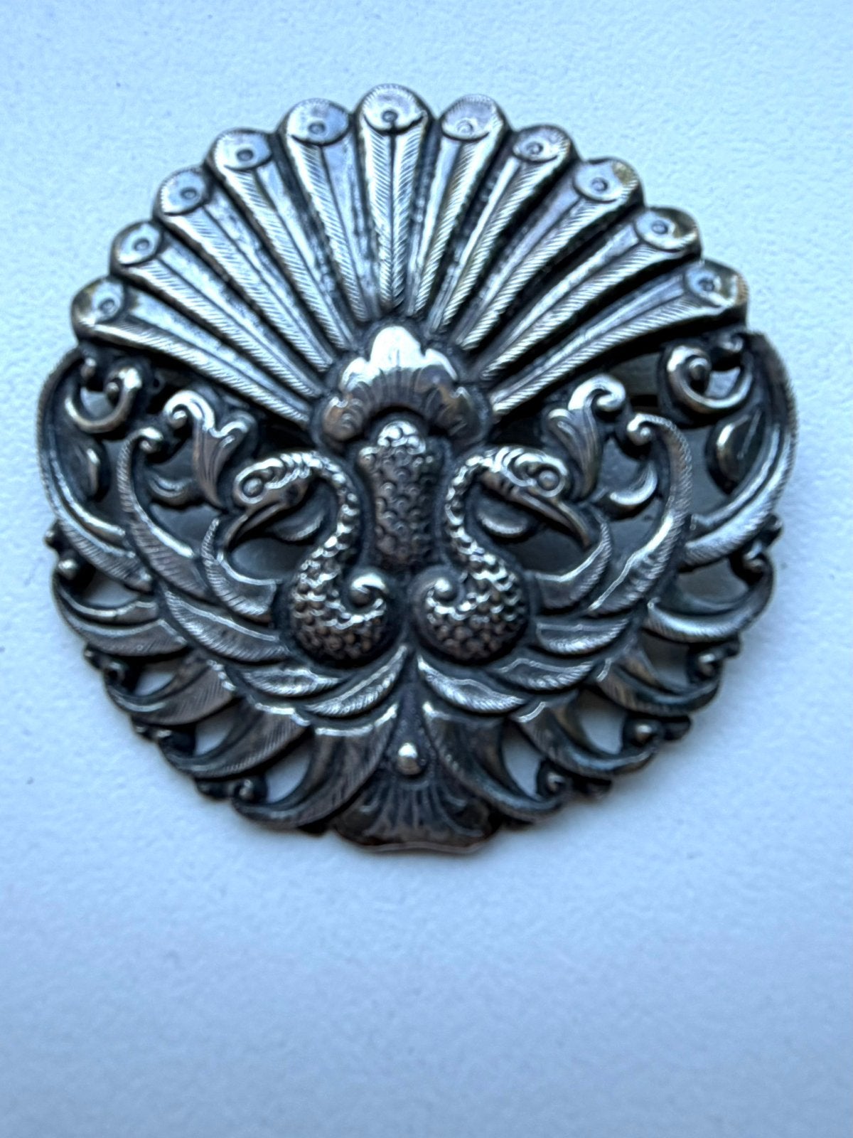 Mooie djokja zilveren broche met 2 pauwen, Sieraden, Tassen en Uiterlijk, Broches, Ophalen of Verzenden, Zo goed als nieuw, Zilver