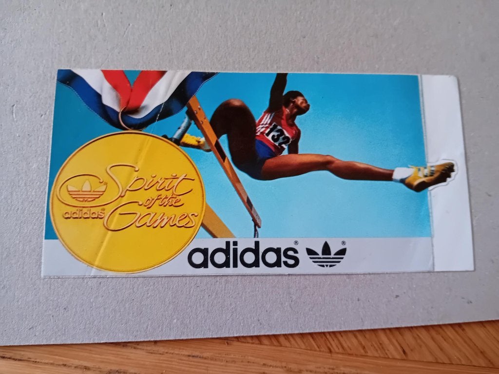 Adidas sticker 1984 Olympische Zomerspelen Los Angeles, Ophalen of Verzenden, Zo goed als nieuw, Bedrijf of Vereniging