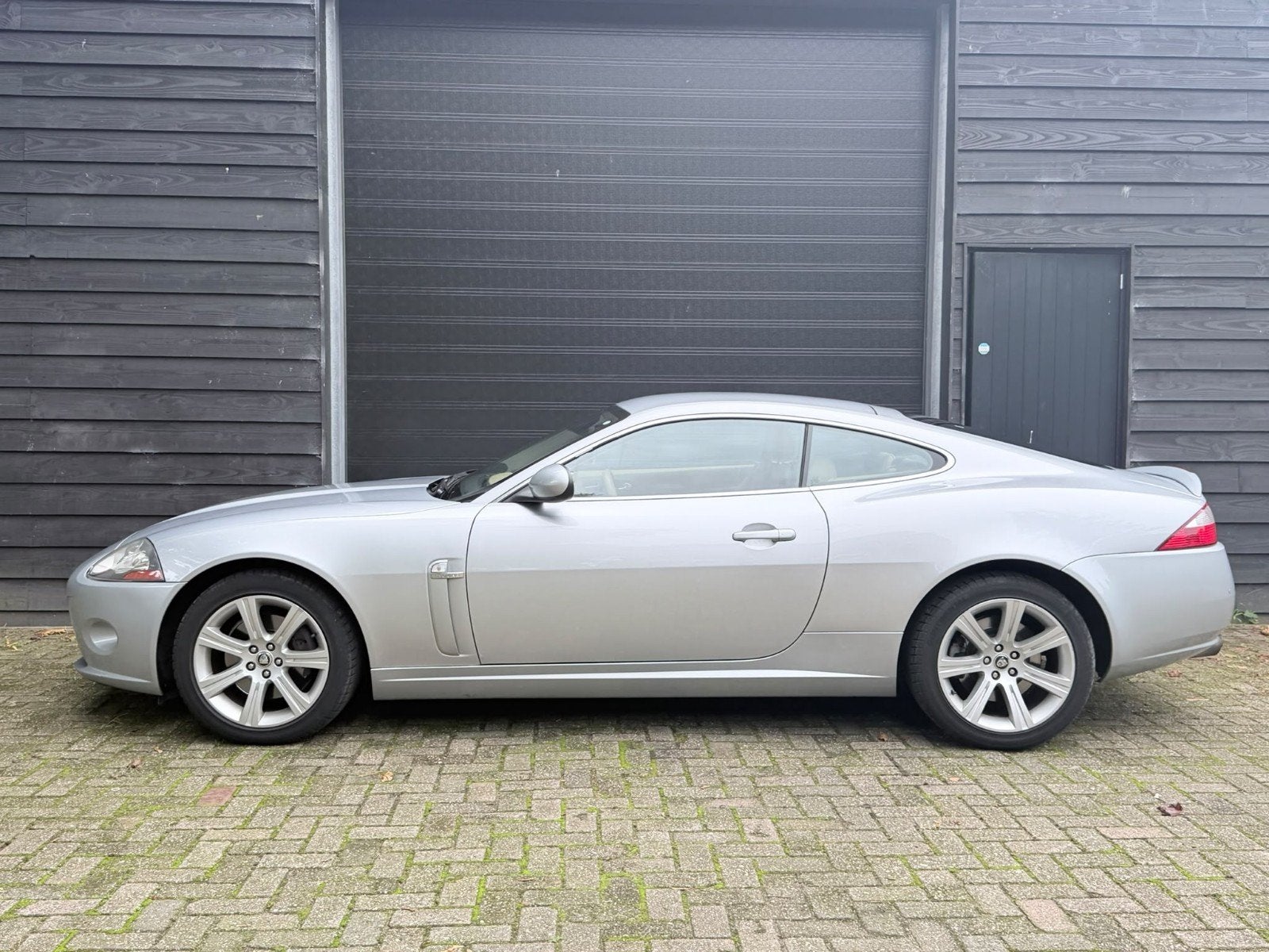 Jaguar XK 4.2 1e eigenaar, foto 3