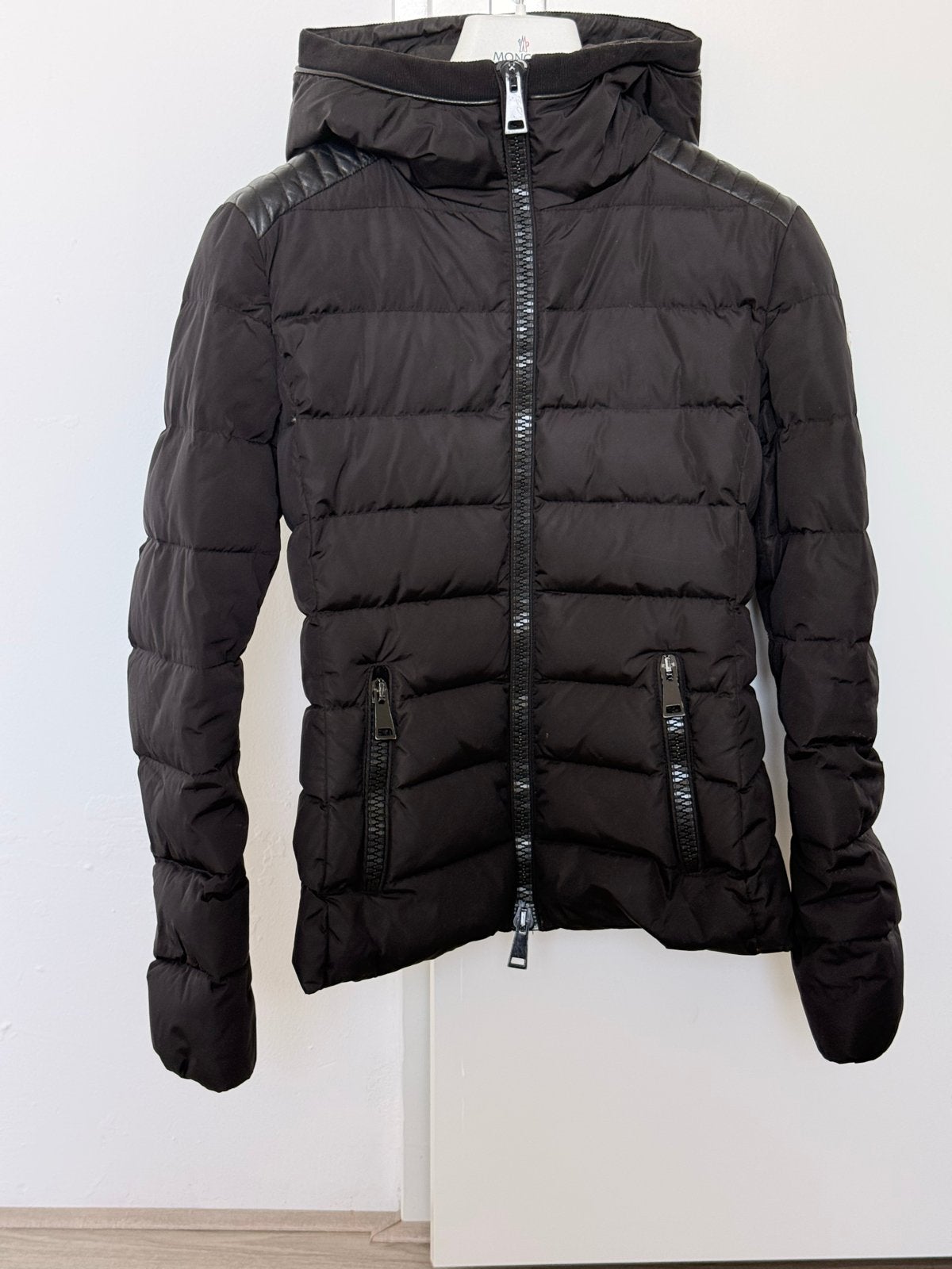 Moncler Puffer Jas Zwart - Maat S, Kleding | Dames, Jassen | Winter, Zo goed als nieuw, Maat 36 (S), Zwart, Ophalen of Verzenden