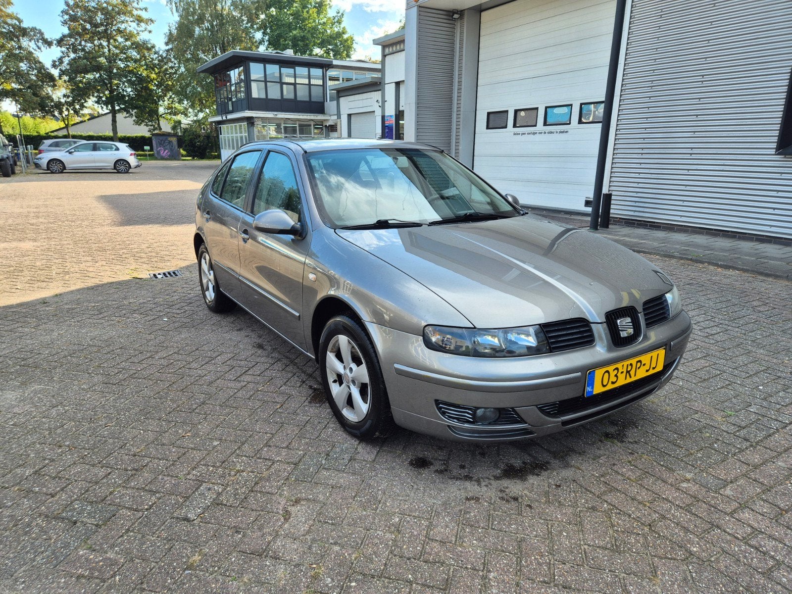 Seat Leon 1.6 2005 Grijs, APK tot juni 2027!!, Auto's, 4 cilinders, Leon, 1200 kg, Handgeschakeld