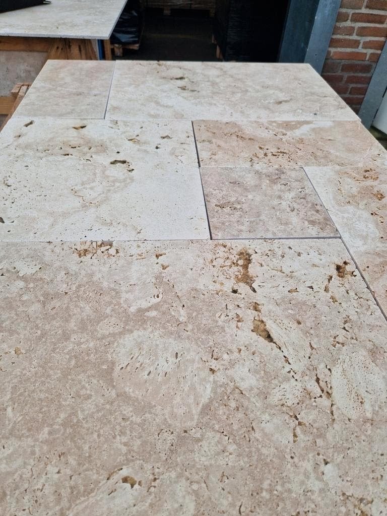 TRAVERTIN TEGELS BUITENTEGELS 3CM DIK! BUITENVLOEREN, Nieuw, Ophalen of Verzenden, Terrastegels, Natuursteen