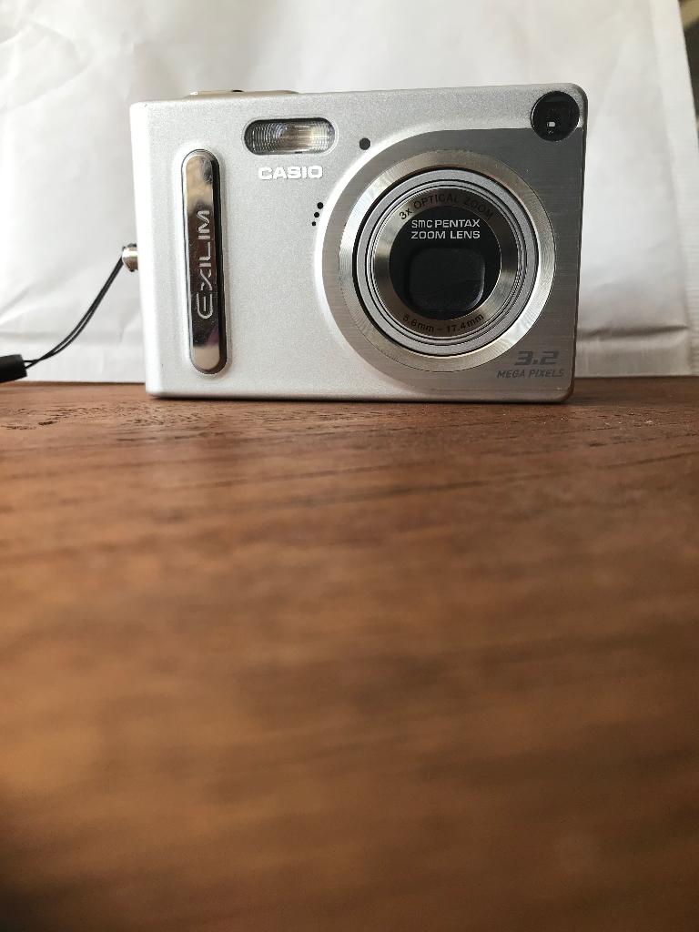 Casio Exilim 3.2 megapixels, Audio, Tv en Foto, Fotocamera's Digitaal, Gebruikt, Compact, Ophalen of Verzenden, Overige Merken