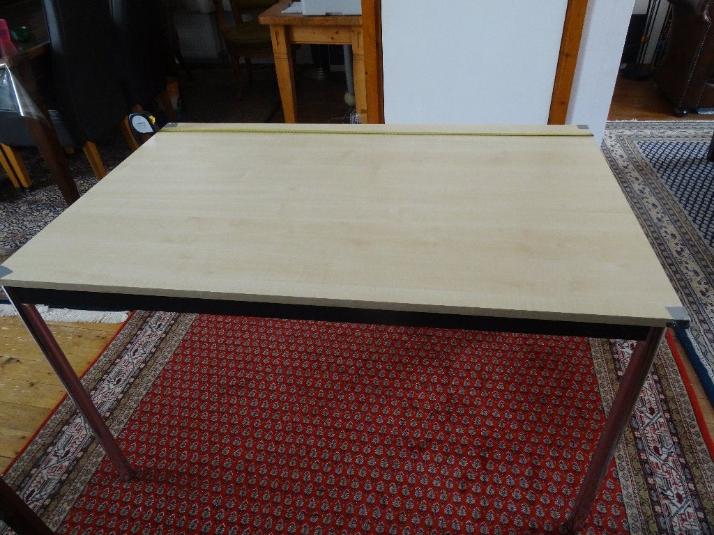 Handige tafel met uitklapbaar verlengstuk, 50 tot 100 cm, Zo goed als nieuw, Vijf personen of meer, 150 tot 200 cm