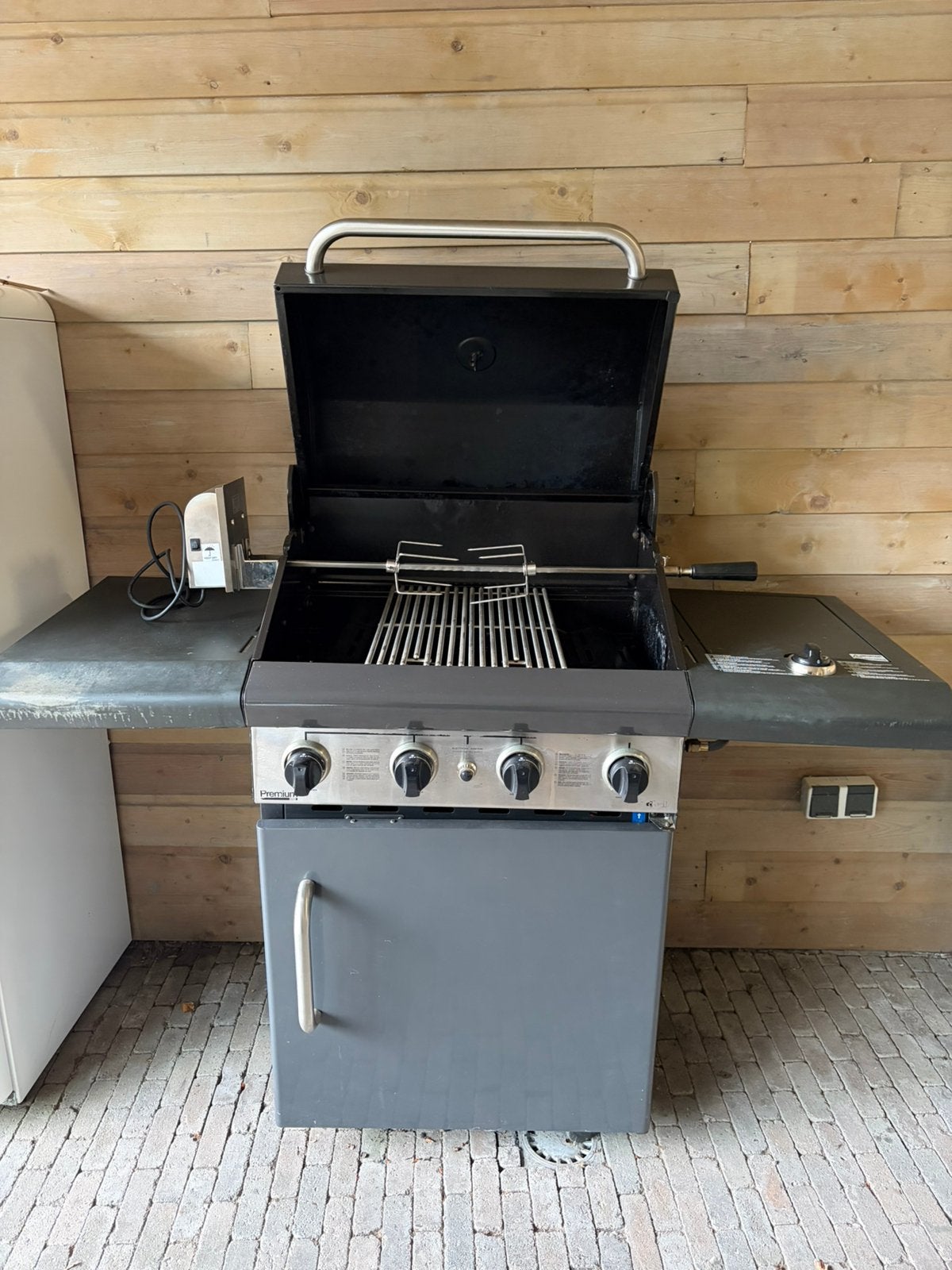 GRANDHALL gas-BBQ/BUITENKEUKEN met Electr.. DRAAISPIT, Ophalen, Zo goed als nieuw