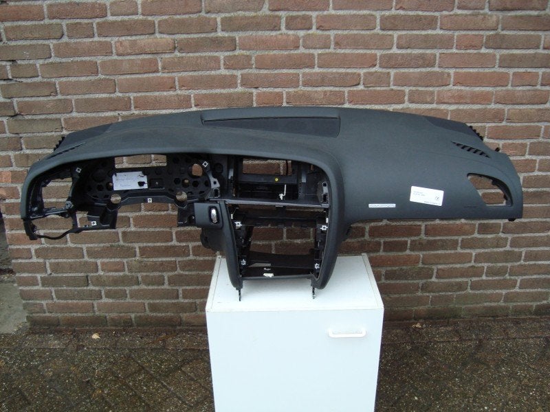 Dashboard Audi A5 Sportback (8TA) 2016 8T1857069, Gebruikt, Auto-Union-Straße  1, Ingolstadt 85057, , Duitsland, Info@audi.de