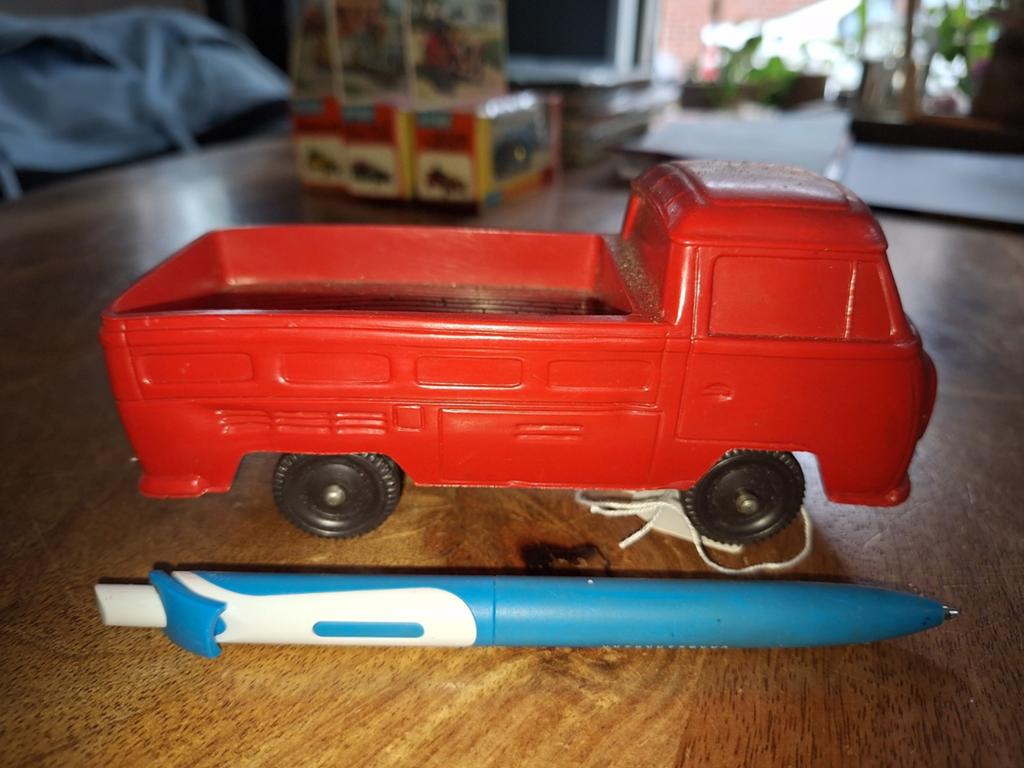 Vintage Vinyl Line Art VW Pick-up Truck - West Germany, Ophalen of Verzenden