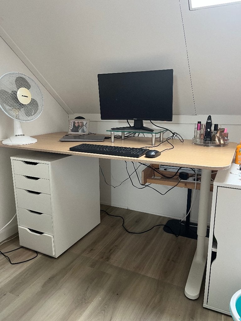 Verstelbaar bureau 160 x 80, Zit-sta bureau, 160 cm, Zo goed als nieuw, IKEA