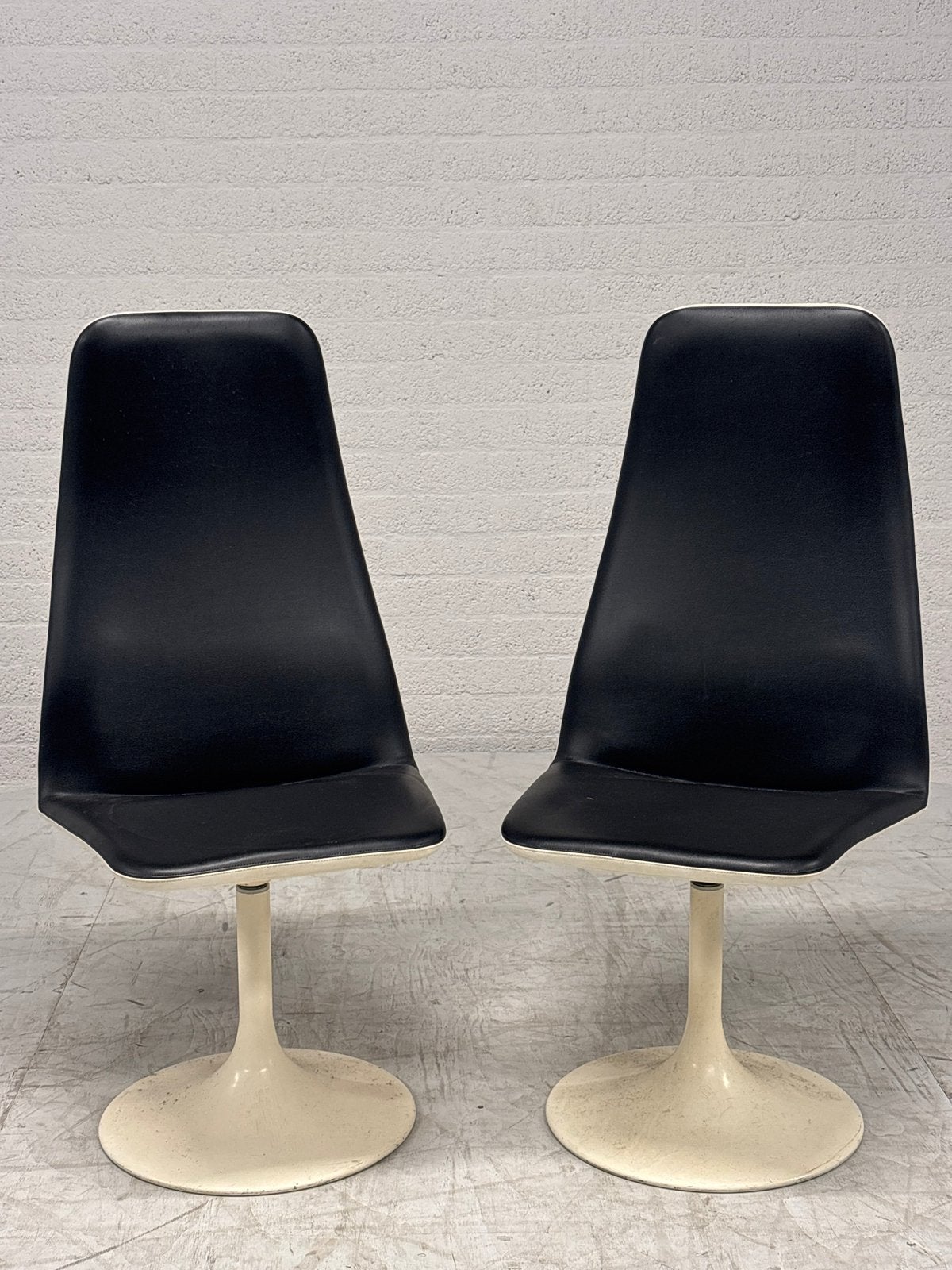 Set van 2 Space Age “Viggen” stoelen Börje Johansson, Ophalen