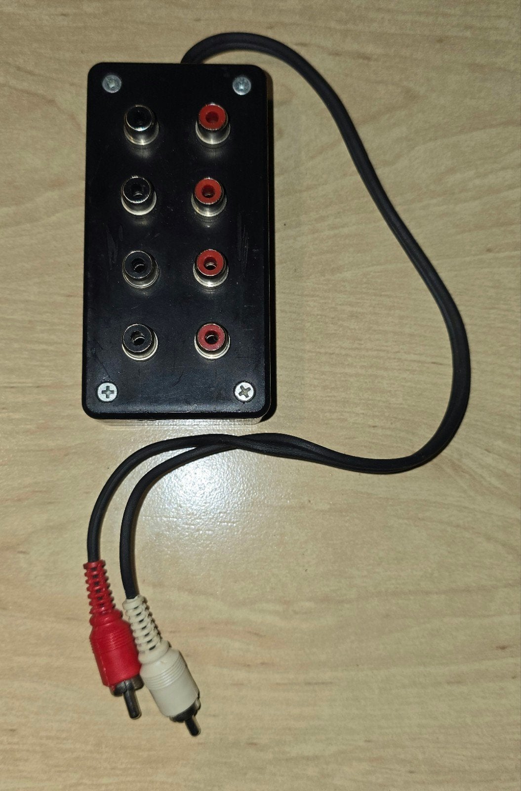 tulp audio-splitter/combiner-box waarmee je stereogeluid via, Ophalen of Verzenden, Refurbished, Minder dan 2 meter, Overige kabels