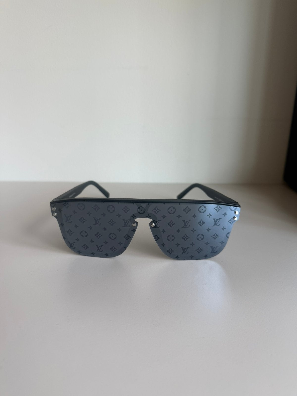 Louis Vuitton Waimea zonnebril, Ophalen of Verzenden