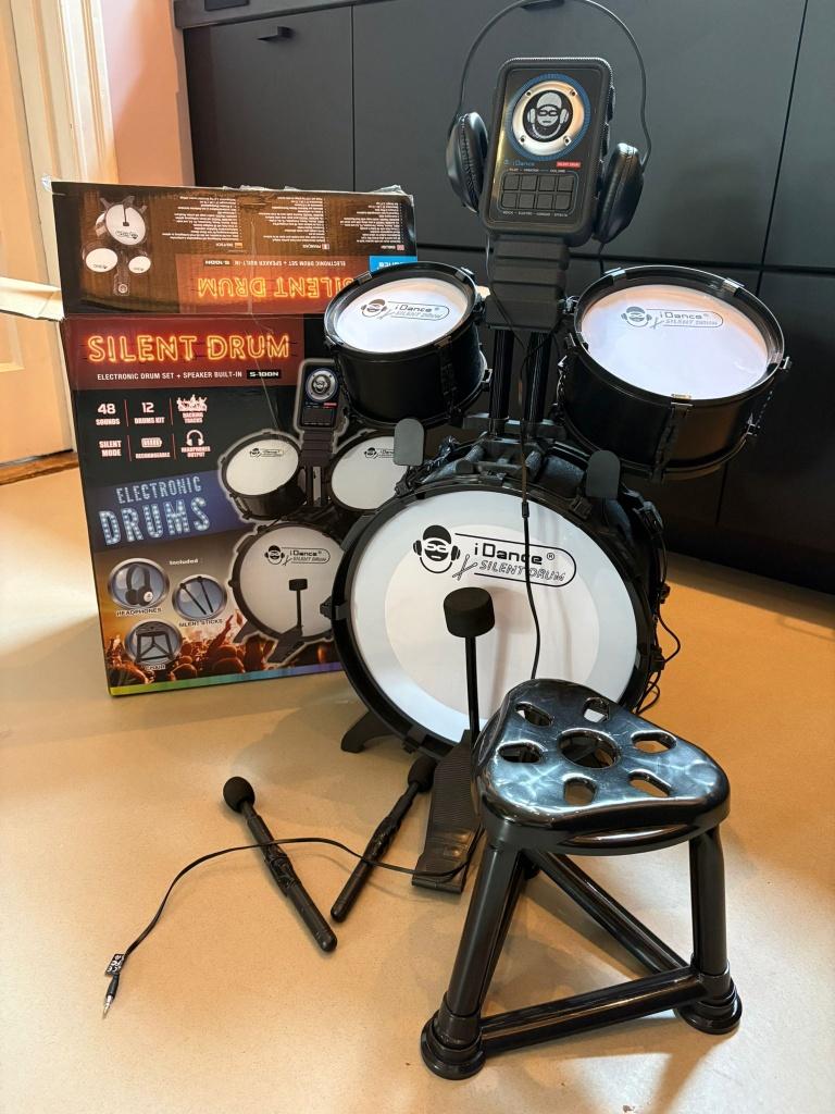 Elektronisch kinderdrumstel Intertoys iDance, Muziek en Instrumenten, Drumstellen en Slagwerk, Ophalen, Zo goed als nieuw, Overige merken