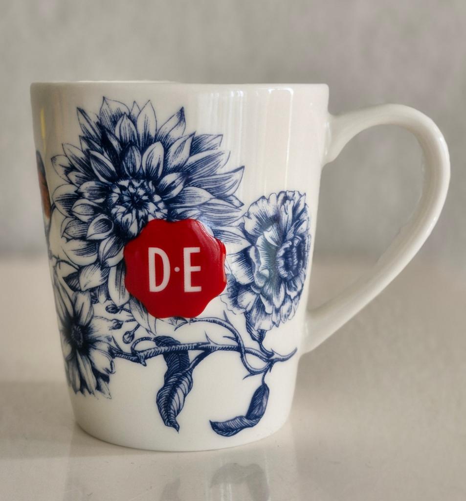 Douwe Egberts Beker Dutch Traditions met Roodborstje, Huis en Inrichting, Keuken | Servies, Ophalen of Verzenden, Zo goed als nieuw