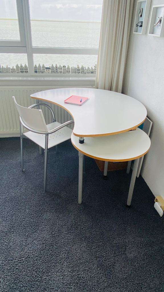 Te koop speels bureautje, Huis en Inrichting, Bureaus, Ophalen, Demontabel, Gebruikt, Hout