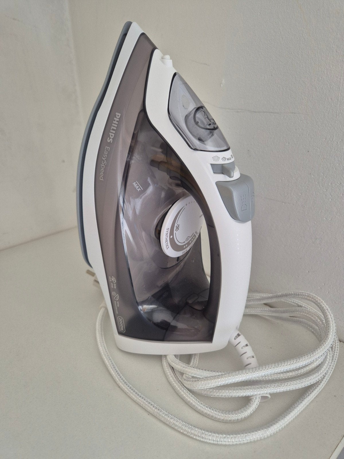 Philips EasySpeed Strijkijzer met snoer, Ophalen of Verzenden, Zo goed als nieuw, Strijkijzer met snoer