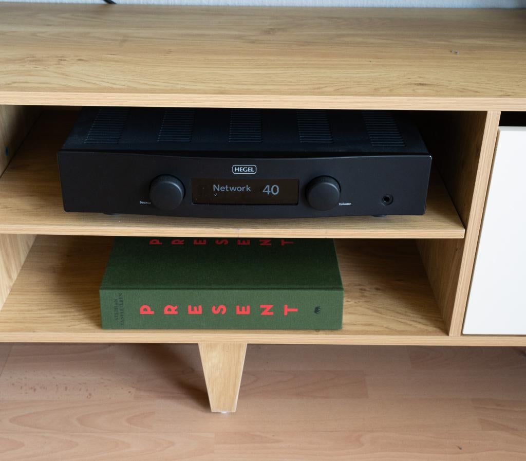 Hegel H90 versterker (AirPlay), Audio, Tv en Foto, Versterkers en Receivers, Ophalen, Zo goed als nieuw, 120 watt of meer, Overige merken