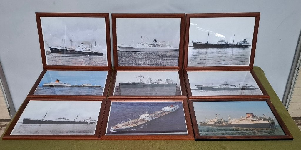 9 x ingelijste foto's van schepen / boten / coasters etc., Ophalen of Verzenden, Gebruikt, Motorboot, Kaart, Foto of Prent