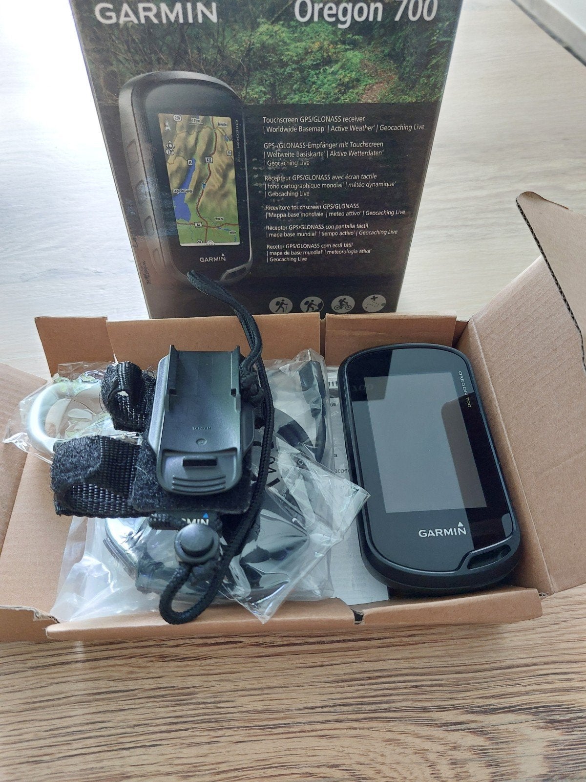Garmin Oregon 700 GPS wandelnavigatie + topo-kaarten, Ophalen, Zo goed als nieuw, Navigatie of Gps