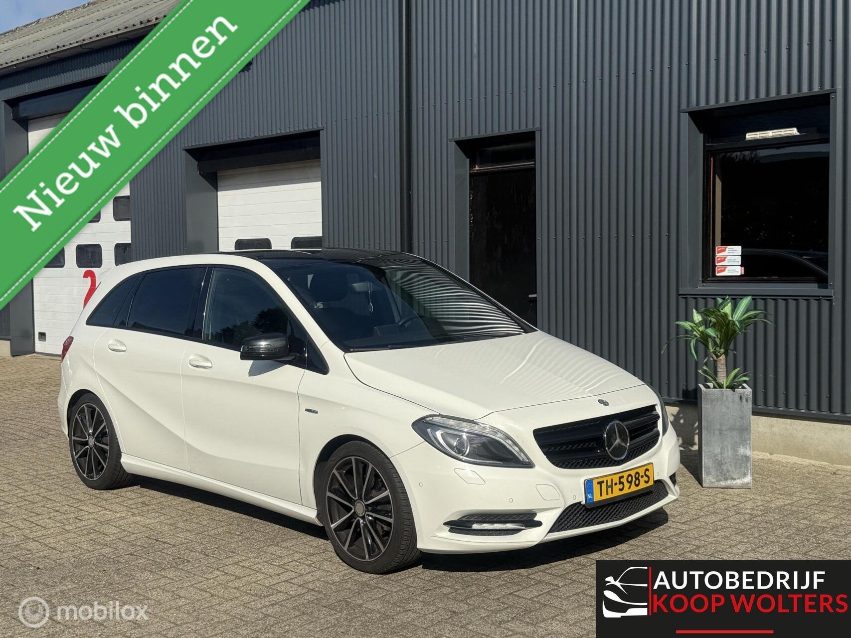 Mercedes B-klasse 180 *XENON*CAMERA*TREKHAAK*, Auto's, Voorwielaandrijving, Euro 5, Gebruikt, 1295 kg