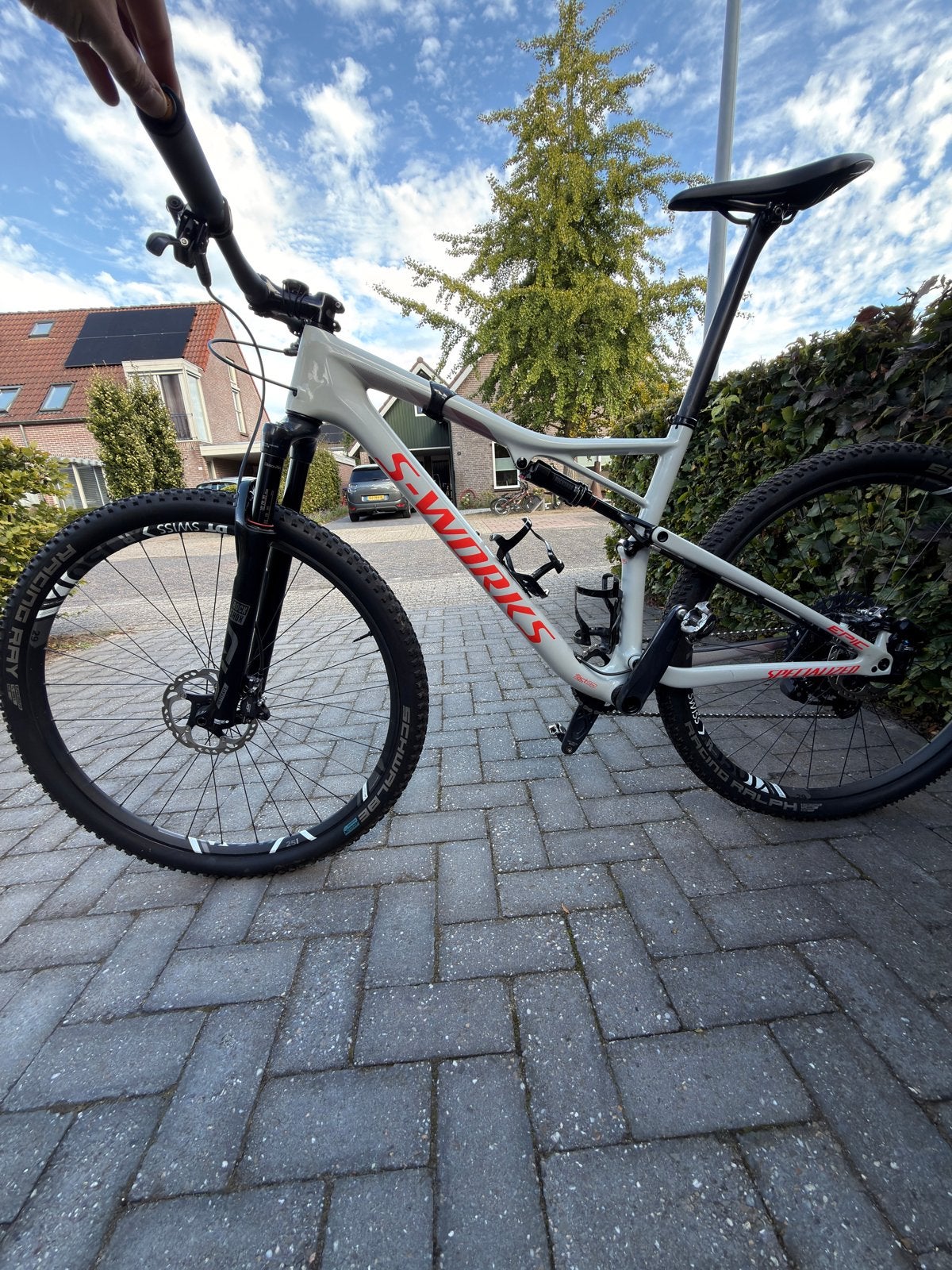 Foto 3 van S-Works Epic Carbon| L |GX AXS|XT|RockShox Ultimate Brain