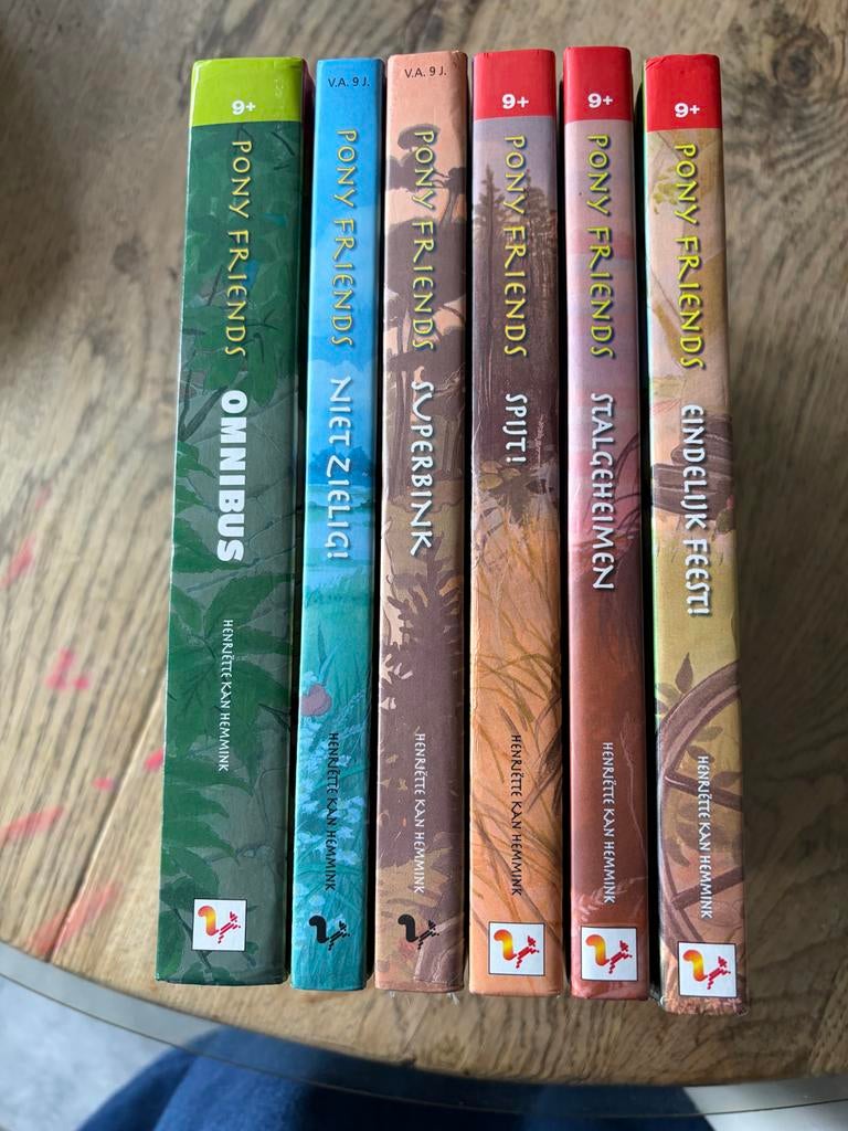 Pony Friends Omnibus en 5 losse delen - Henriëtte Kan Hemmin, Ophalen of Verzenden, Gelezen, Fictie