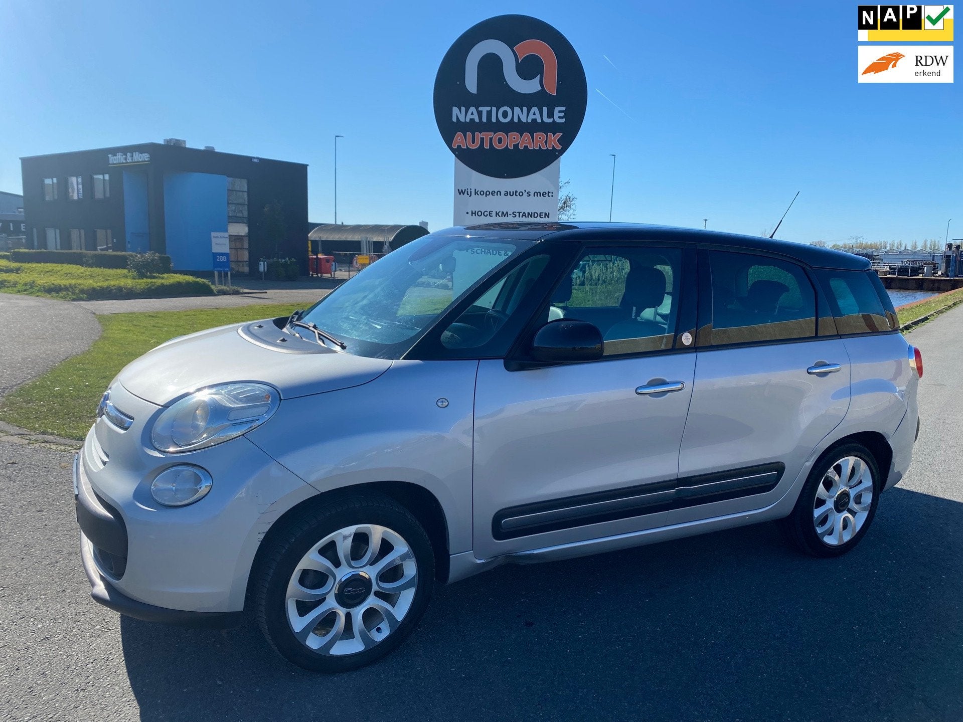 Fiat 500 L Living 2013 * 0.9 TwinAir Lounge 7p. * APK *, Auto's, Gebruikt, 7 stoelen, Origineel Nederlands, Bedrijf