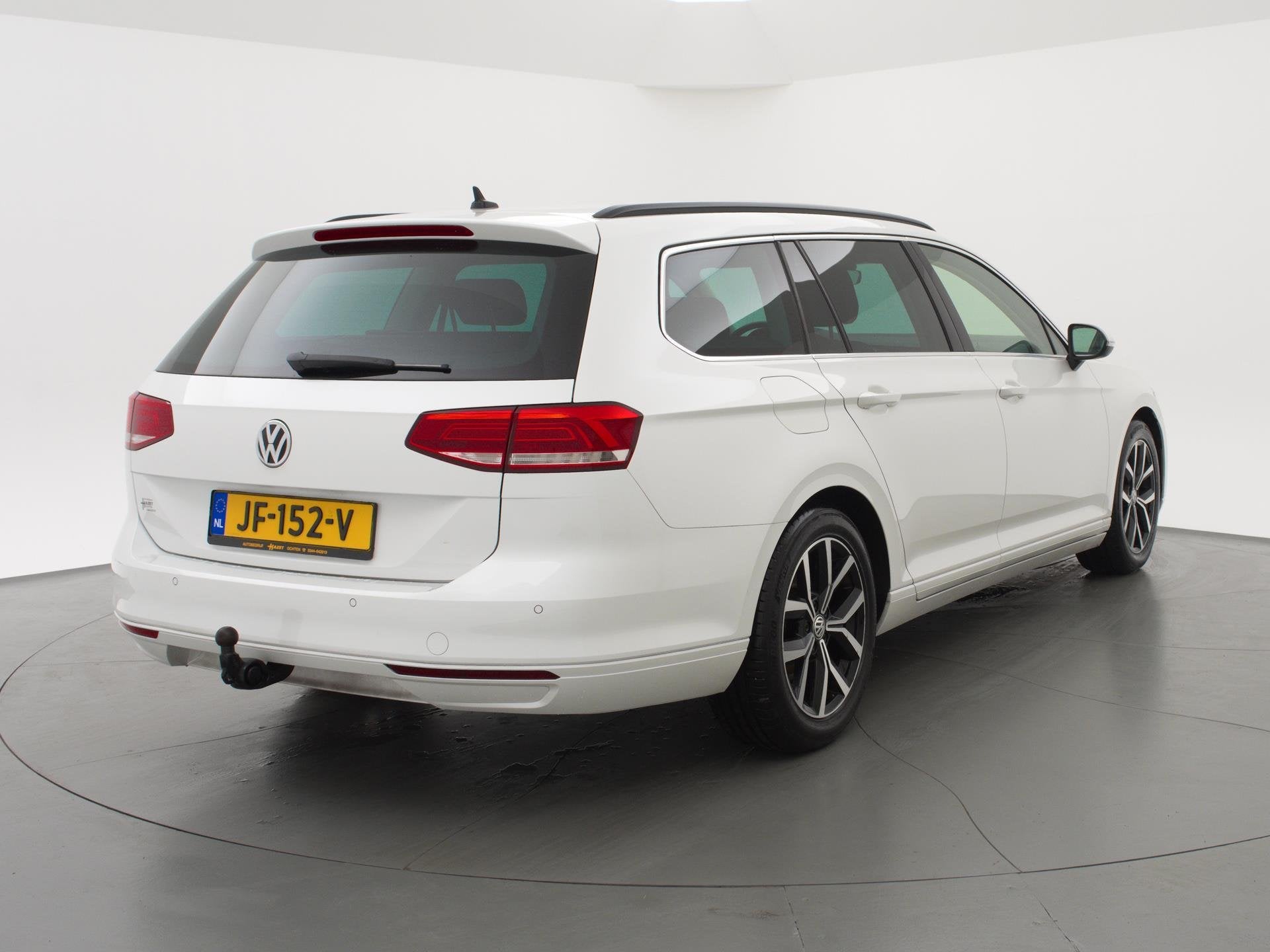 Volkswagen Passat Variant 1.6 TDI DSG AUT COMFORTLINE + WEGK, Stof, Gebruikt, 4 cilinders, Wit