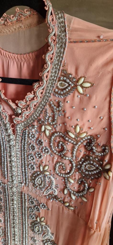 Elegante Roze Kaftan met Zilveren Borduurwerk, Maat 38/40 (M), Overige typen, Ophalen of Verzenden, Roze