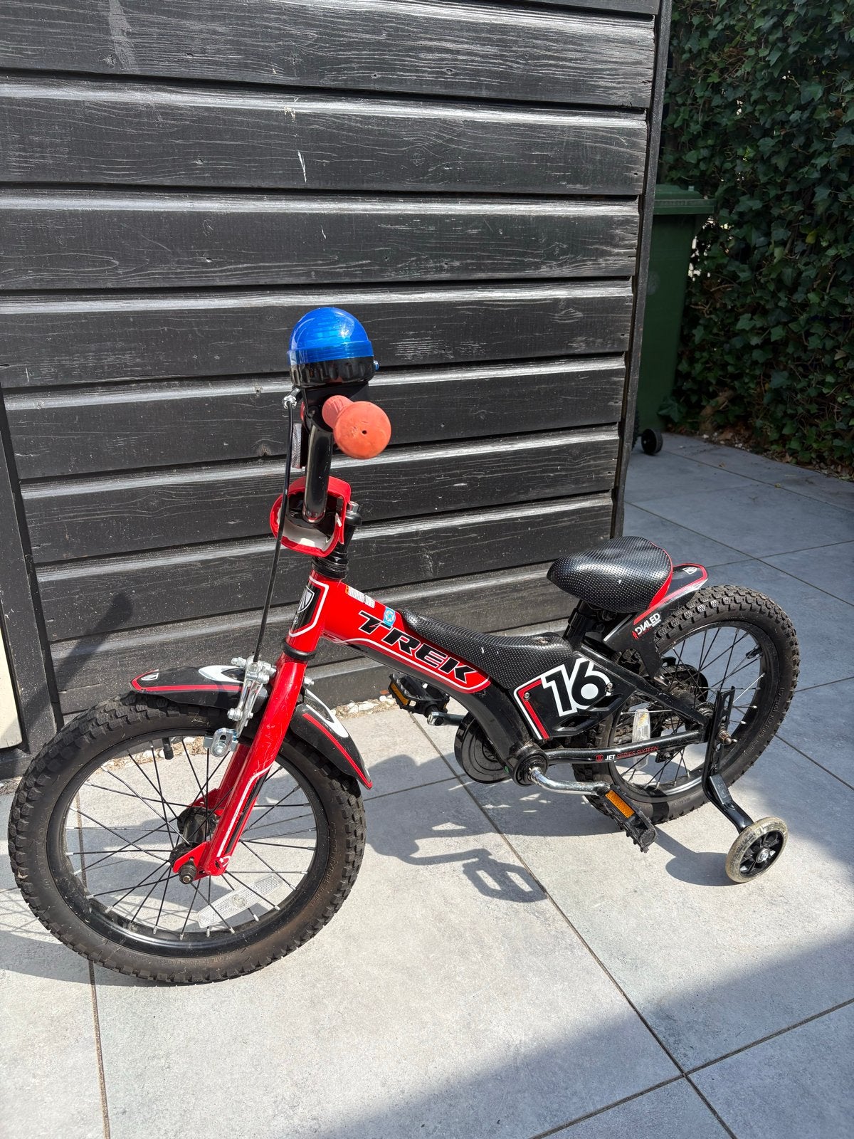 Trek kinderfiets 16 inch met zijwieltjes, Fietsen en Brommers, Ophalen, Terugtraprem, Zijwieltjes, 16 tot 20 inch