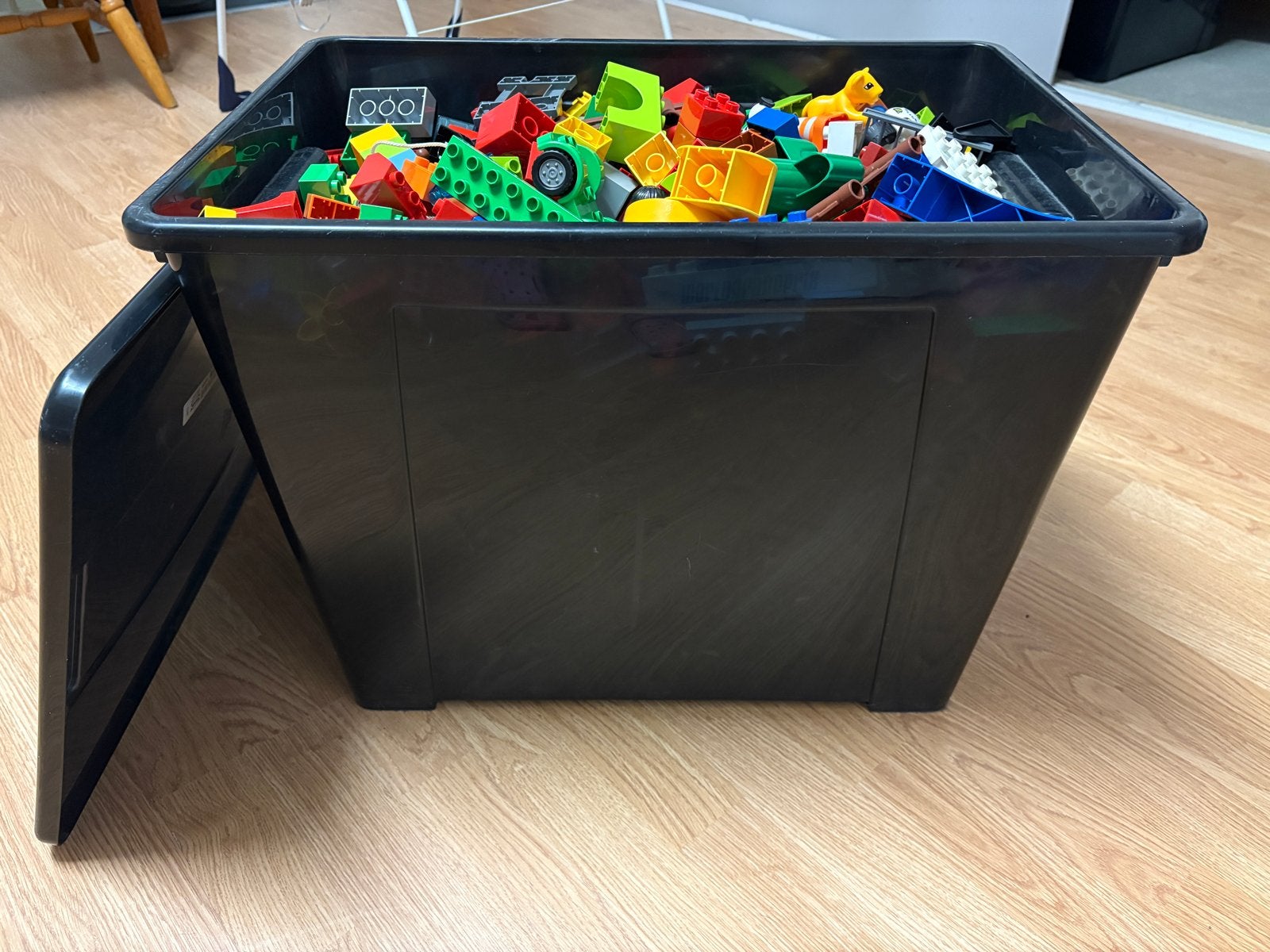 Grote partij LEGO Duplo en LEGO blokken in opbergbox, Ophalen, Inclusief minifiguren, Gebruikt, Lego