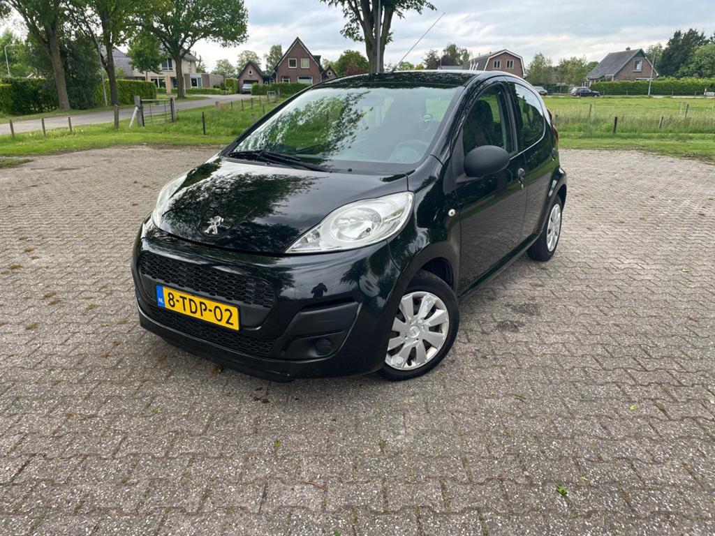 Peugeot 107 1.0 12V 5DR 2014 Zwart, Voorwielaandrijving, 4 stoelen, Origineel Nederlands, Handgeschakeld