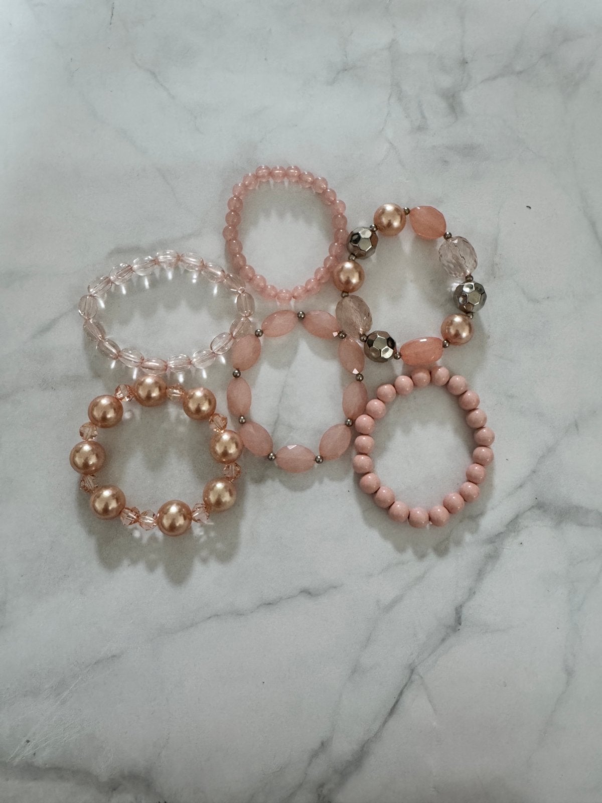 Set van 6 Roze en Gouden Kralen Armbanden, Overige materialen, Ophalen of Verzenden, Zo goed als nieuw, Roze