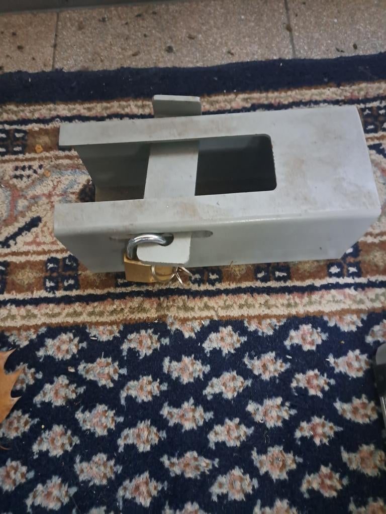 Disselslot voor aanhanger of caravan, Ophalen, Gebruikt