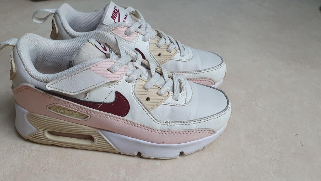 Nike Air Max 90 sneakers- maat 33.5, Schoenen, Zo goed als nieuw, Nike, Verzenden