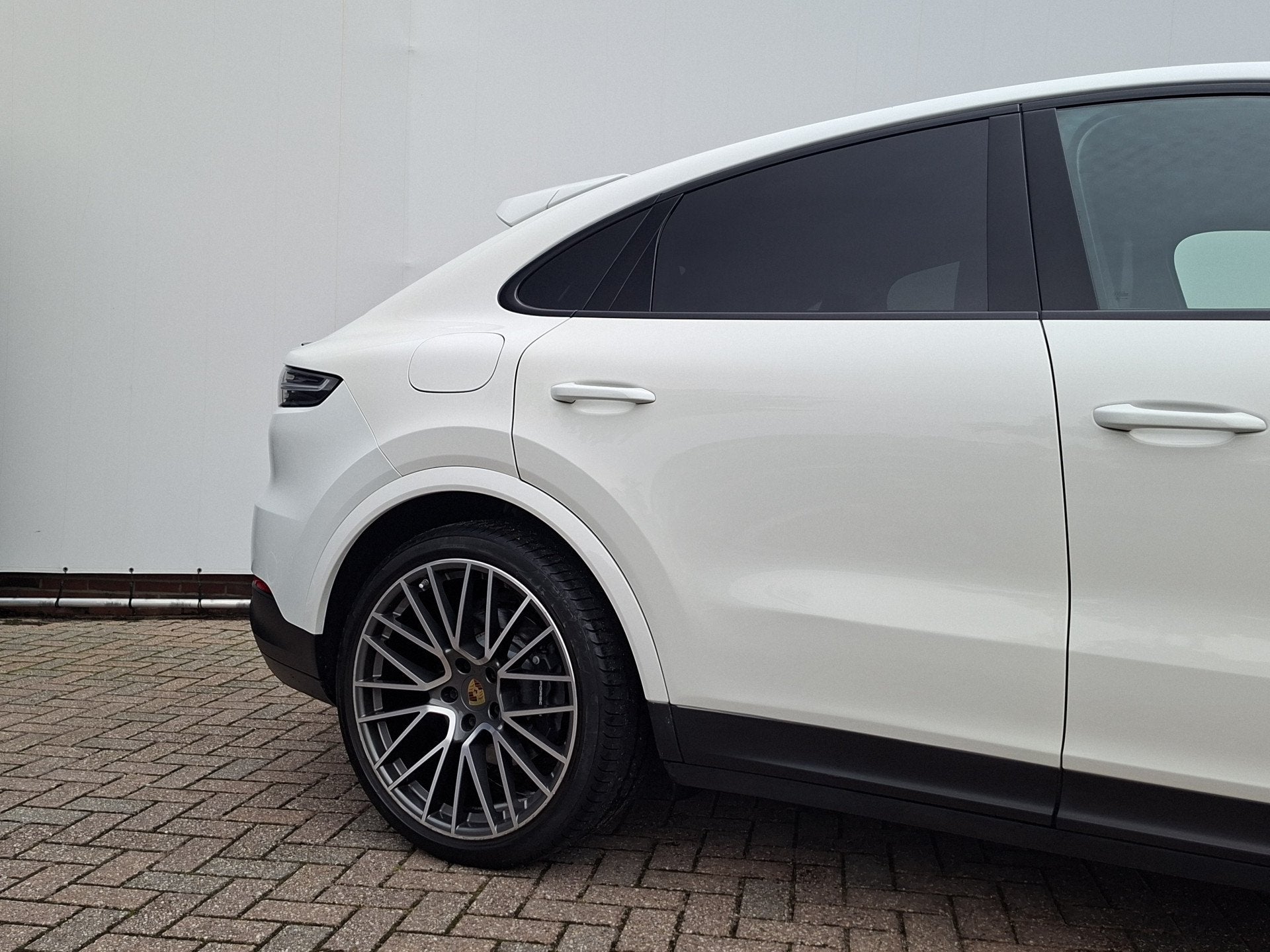 Foto 76 van Porsche Cayenne Coupé 3.0 E-Hybrid Pano Trekhaak(3500) 360