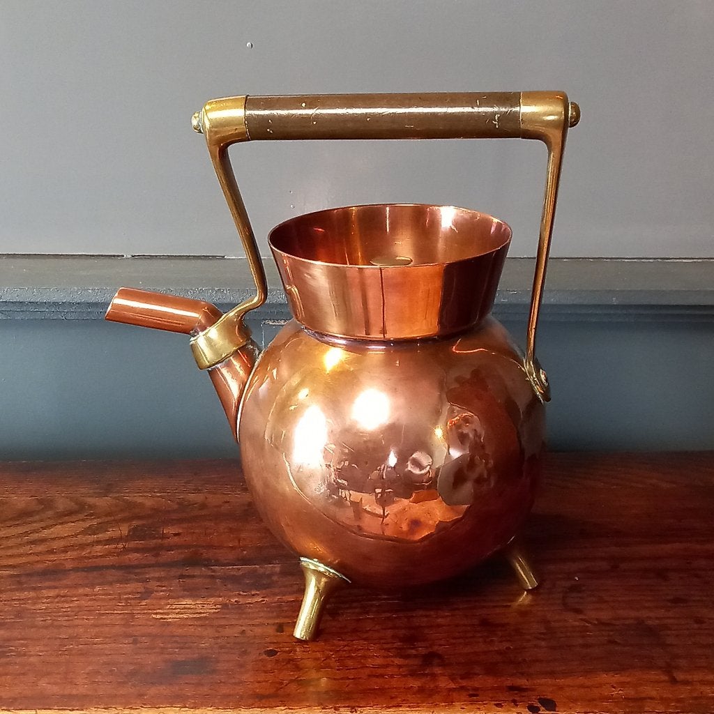 Aesthetic Movement theepot ca. 1880 van Christoffer Dresser, Ophalen of Verzenden, Koper