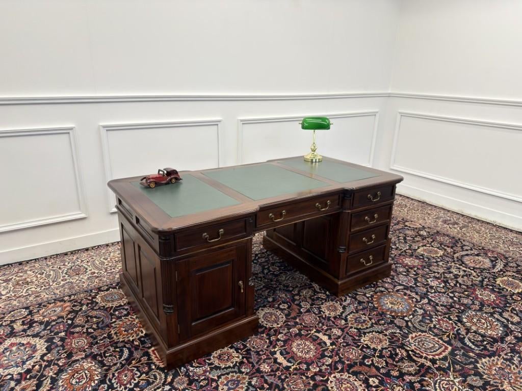 Klassiek Engels Chesterfield Bureau Partnerdesk, Antiek en Kunst, Ophalen