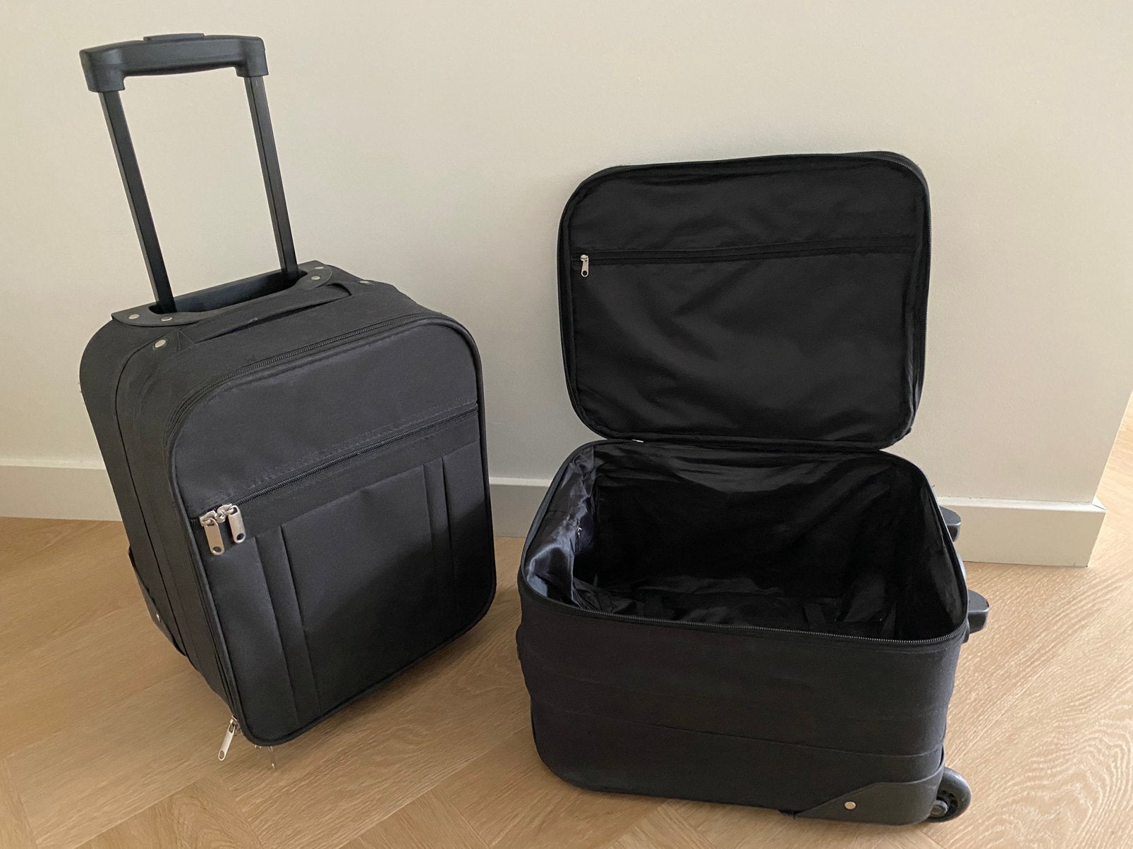 2 handbagage koffers zwart (41x30x22cm), Ophalen, Overige materialen, Wieltjes, Minder dan 50 cm