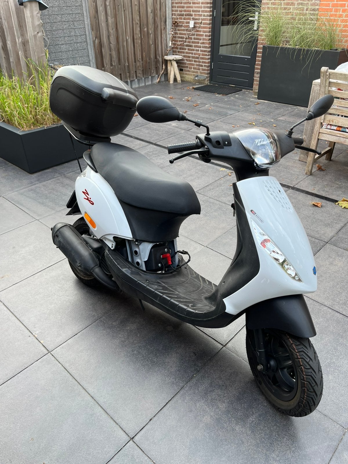 Piaggio zip 172cc Stage 1 BROM, Fietsen en Brommers, Scooters | Piaggio, Ophalen of Verzenden, Zo goed als nieuw, Tweetakt, Zip