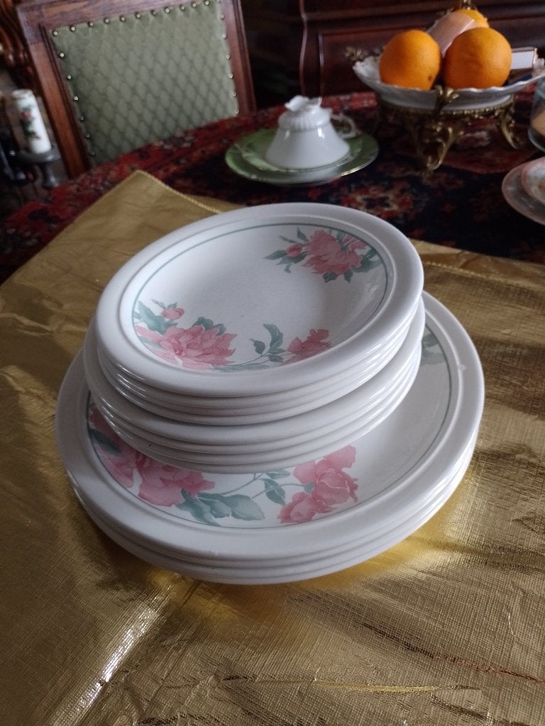 DIV . Servies goed !!!!!!!!!, Ophalen of Verzenden, Zo goed als nieuw, Overige stijlen, Porselein