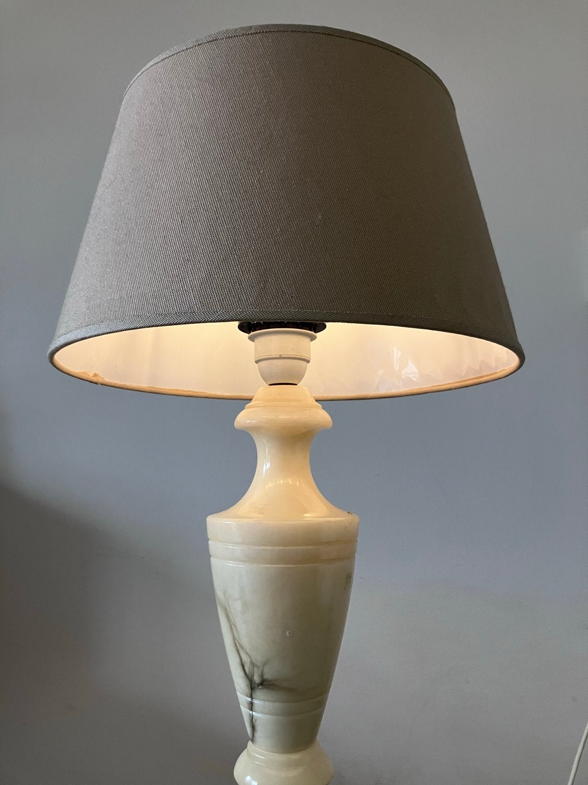 Massief Marmeren Tafellamp - Crème - 60 cm Hoog, Beige, Ophalen of Verzenden, Zo goed als nieuw, Steen/keramiek