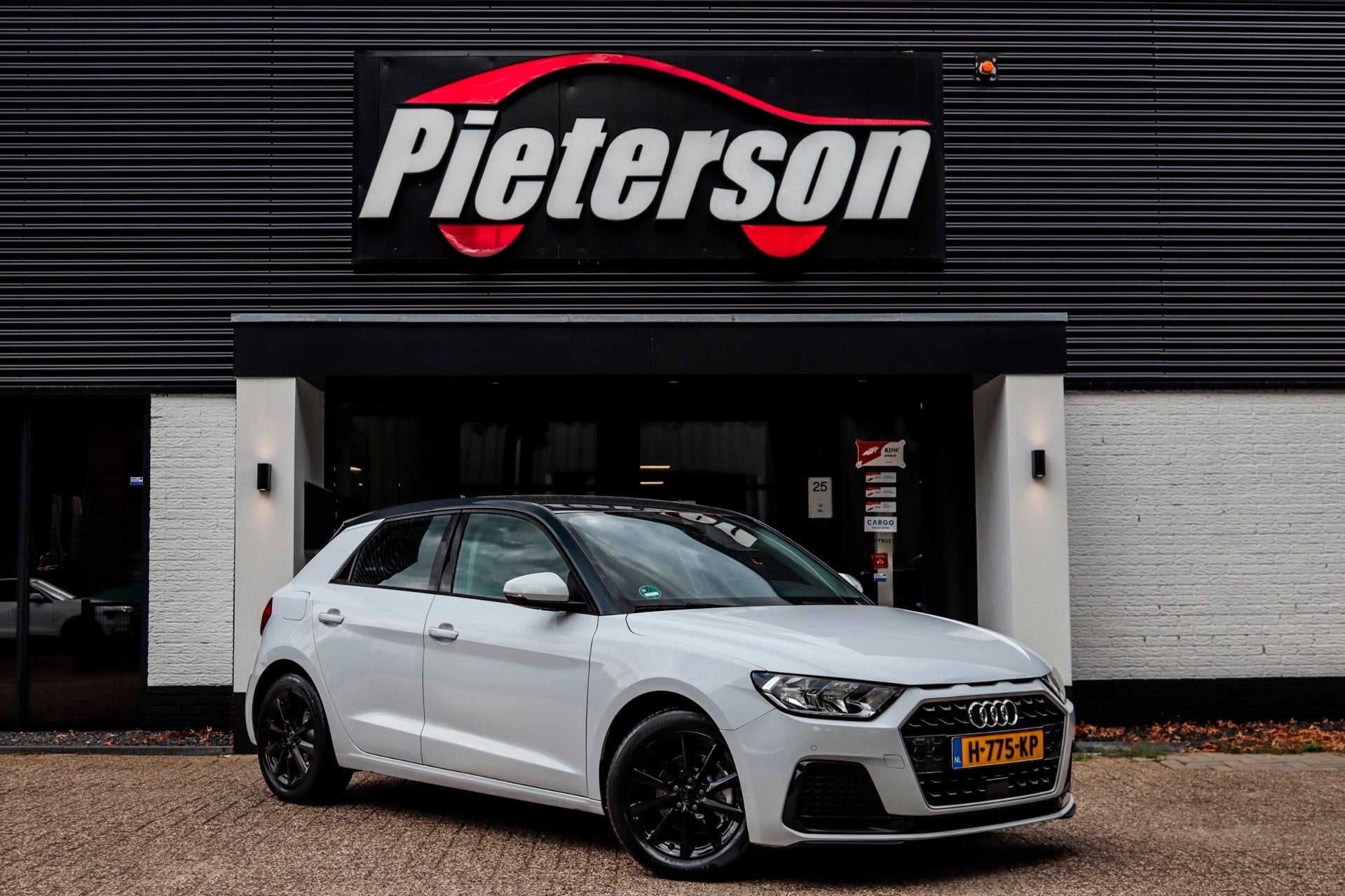 Audi A1 Sportback 30 TFSI S-Line AUTOMAAT CRUISE NETTE AUTO, Auto's, Stof, 116 pk, Wit, Bedrijf