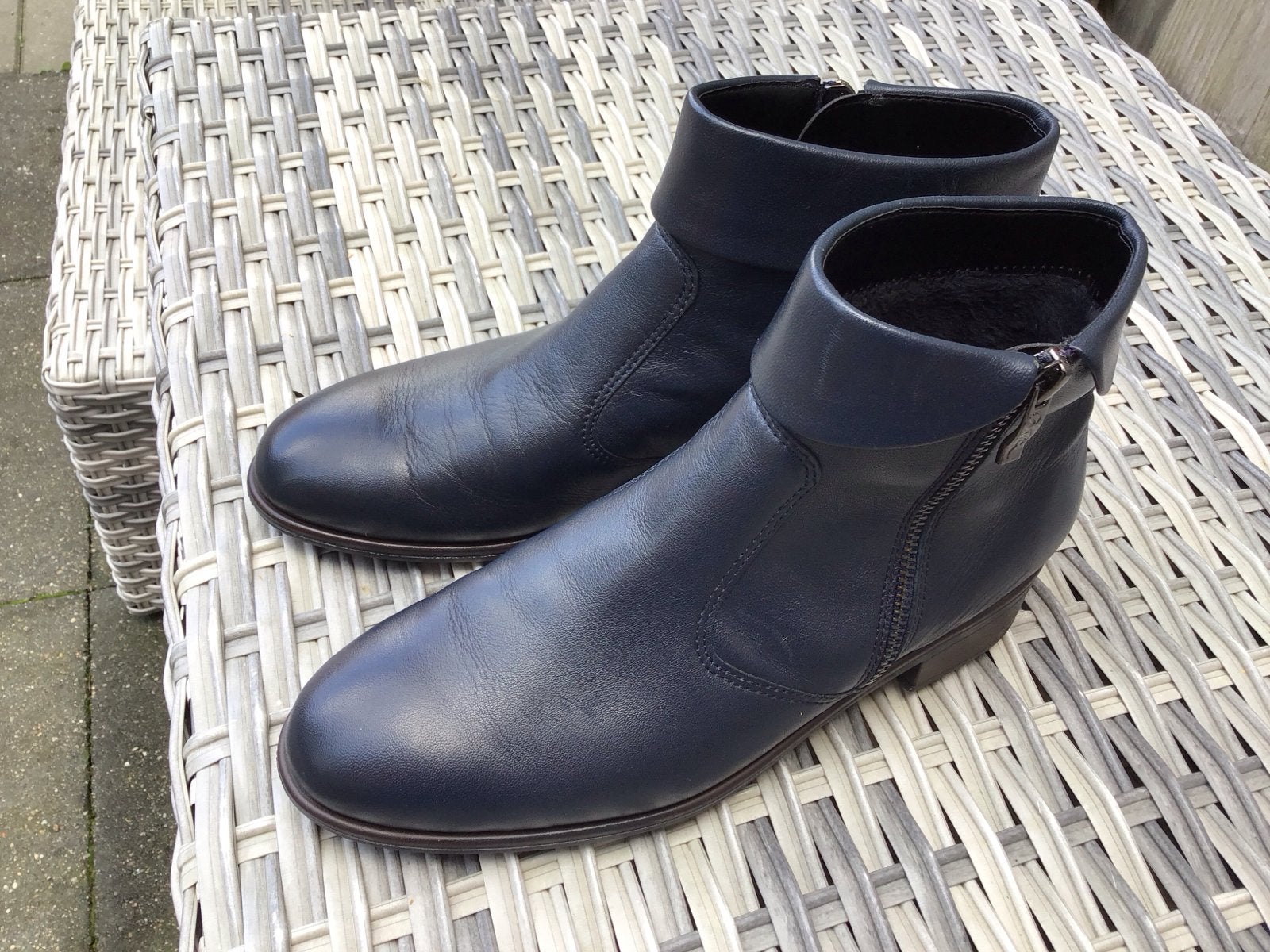 Als nieuw Ara lage laarzen maat 40 /6,5 donkerblauw elegant, Ophalen of Verzenden, Zo goed als nieuw, Blauw, Lage of Enkellaarzen