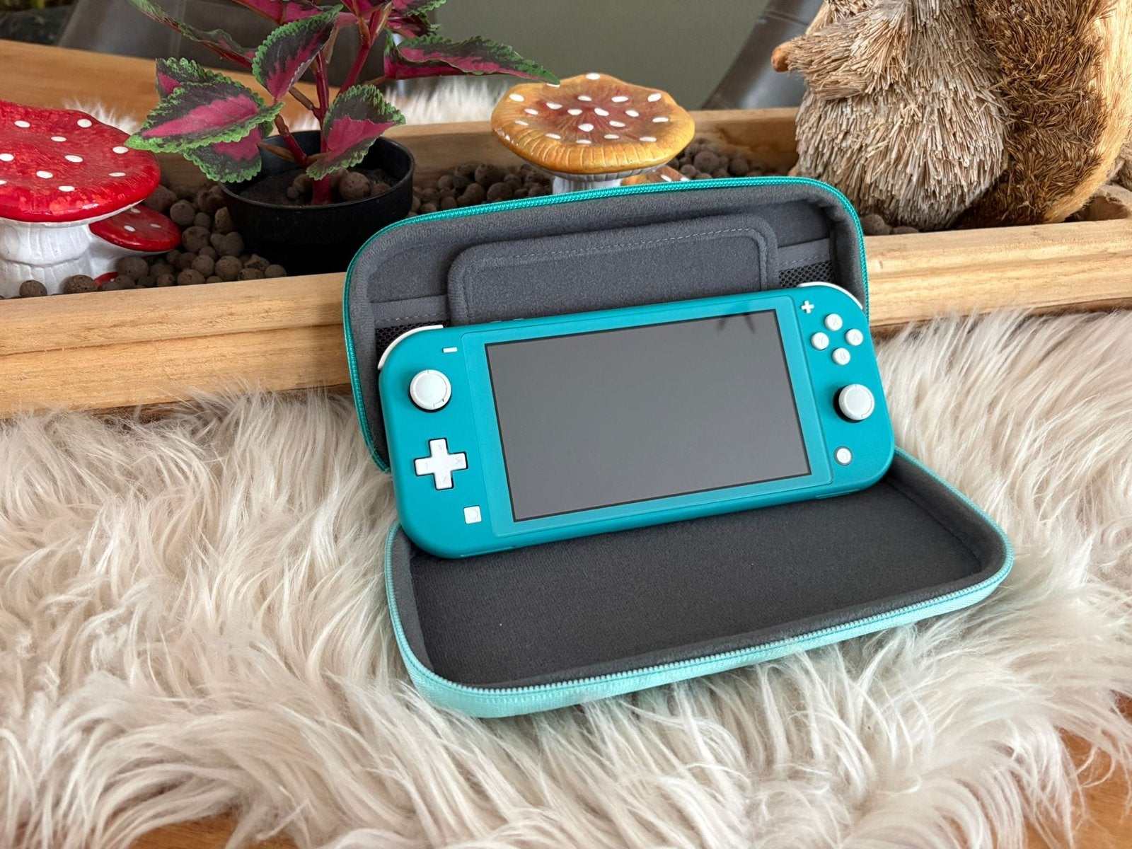 Nintendo Switch Lite Turquoise & Animal Crossing Hoes, Ophalen, Turquoise, Zo goed als nieuw, Met beschermhoes of tas