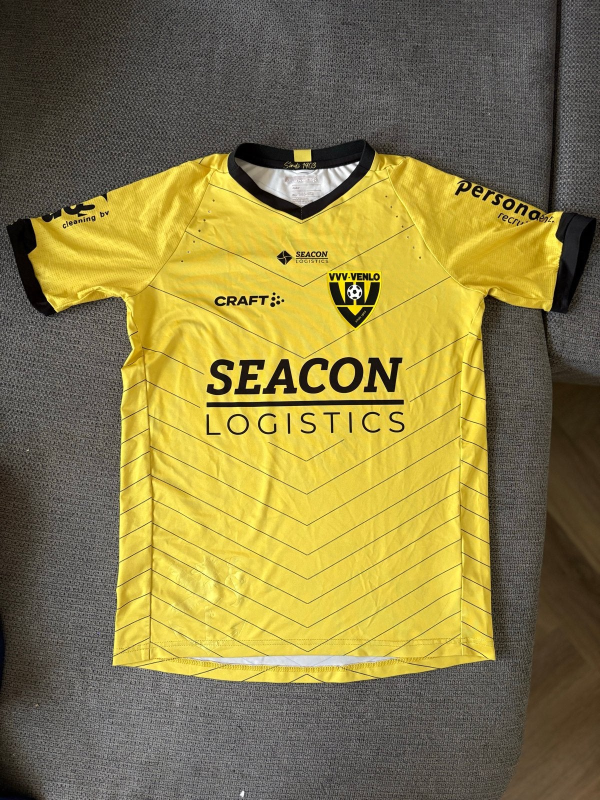 VVV-Venlo Thuisshirt Junior Maat 146-152, Ophalen of Verzenden, Zo goed als nieuw, Jongen of Meisje, Shirt of Longsleeve