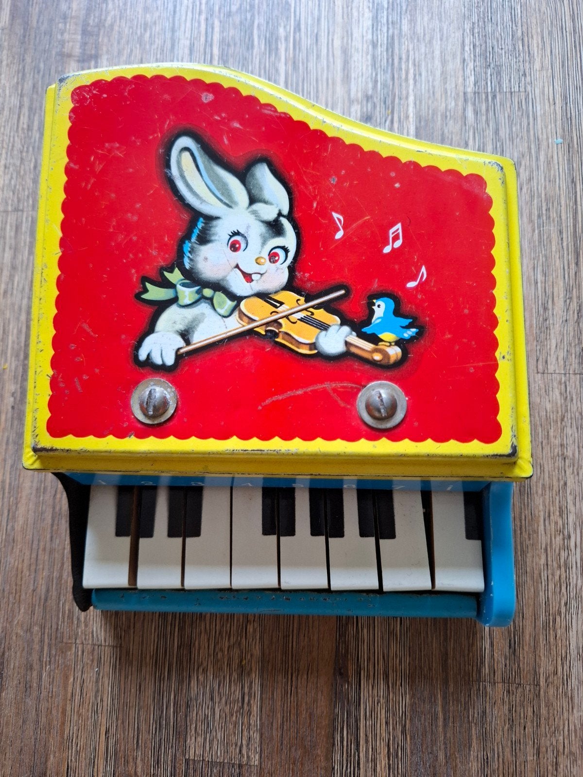 Vintage blikken speelgoed piano met konijn - Made in China, Antiek en Kunst, Antiek | Speelgoed, Ophalen of Verzenden